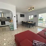 Con Piscina, Soleada, Tranquila Y Centrica *