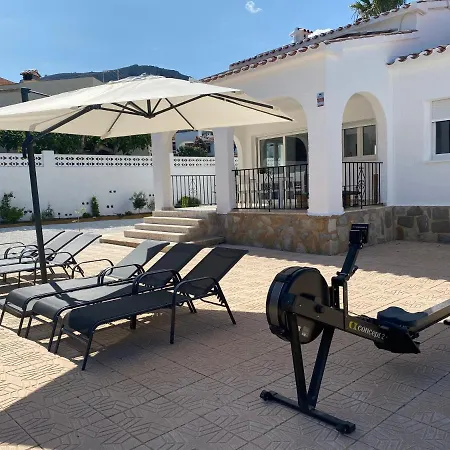 Villa Con Piscina, Soleada, Tranquila Y Centrica Calp