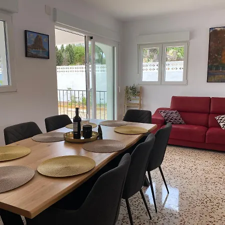 Con Piscina, Soleada, Tranquila Y Centrica Villa Calpe