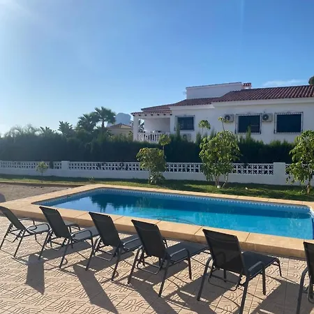 Con Piscina, Soleada, Tranquila Y Centrica Calpe