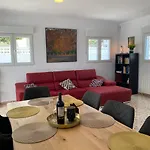 Con Piscina, Soleada, Tranquila Y Centrica