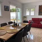 Con Piscina, Soleada, Tranquila Y Centrica فيلة كاليبي