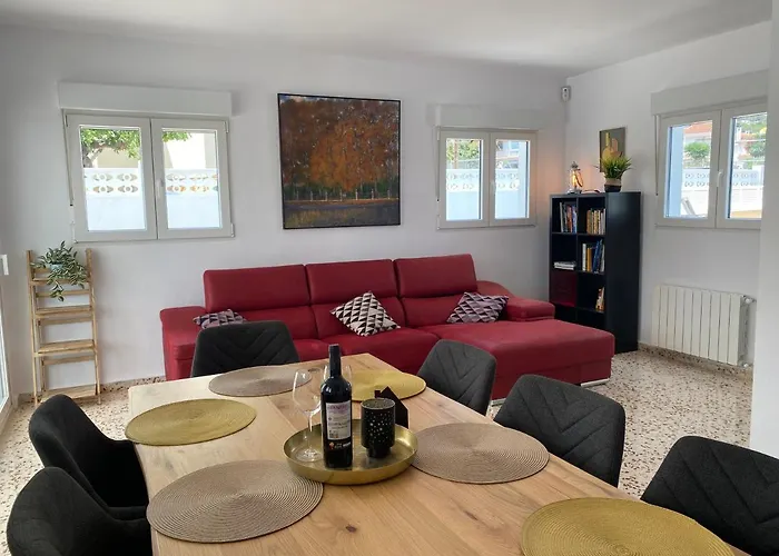 Con Piscina, Soleada, Tranquila Y Centrica