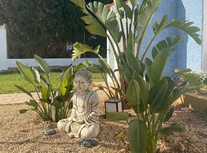 Con Piscina, Soleada, Tranquila Y Centrica