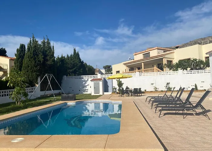 Con Piscina, Soleada, Tranquila Y Centrica וילה