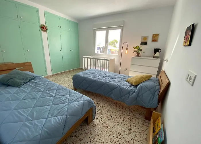 Con Piscina, Soleada, Tranquila Y Centrica *