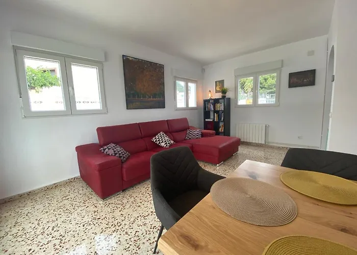 Con Piscina, Soleada, Tranquila Y Centrica Villa Calpe