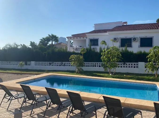 Con Piscina, Soleada, Tranquila Y Centrica קלפה